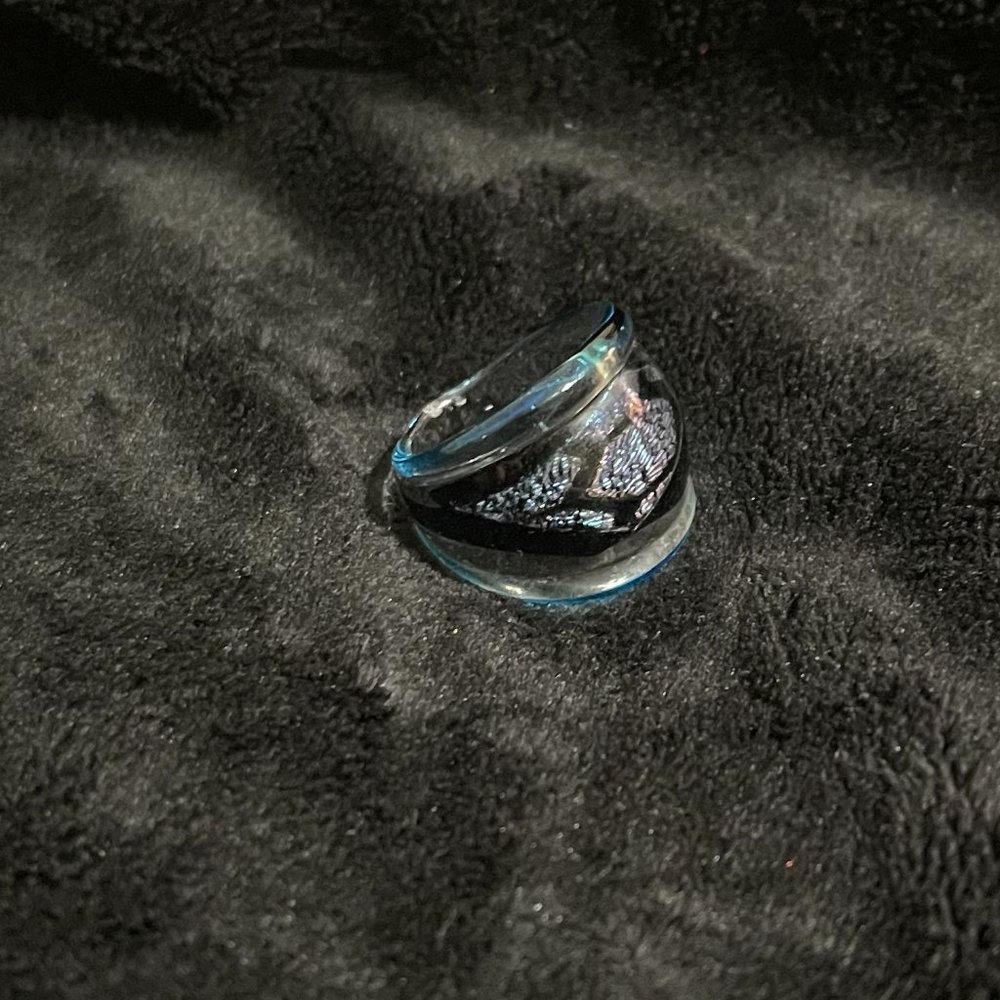 Glass Ring - Picture 7 of 7